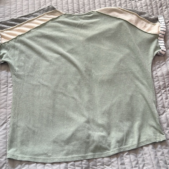 Umgee Top - Picture 6 of 6